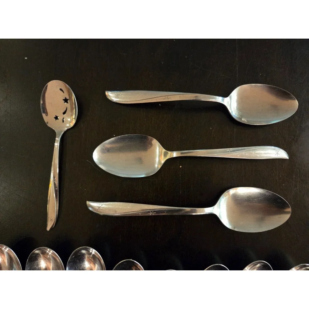 ONEIDA Community Twin Star MCM 40 Piece Stainless Flatware Setting for 8 - read